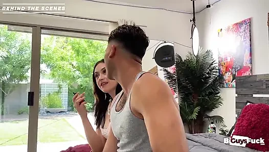 Latin adam Juan Lucas ve latin luna lopez ile sikişmeden önce tombul götlü Maximus Kelly!