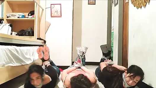 Milf dan girls dalam masalah perbudakan