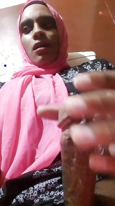 Desi hijabi sissy crossdresser spitt swap