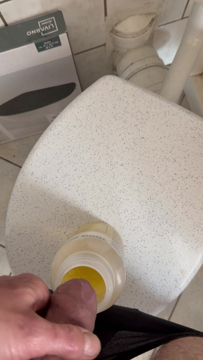 Hard to pee 800ml after fuck 1hr