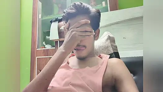 İyi bir sakso için yarağım çok uzun ve kalın! Viral