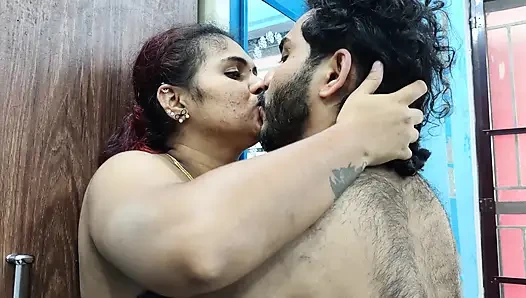 Innner'da dudak kilidi ile göbek emme sadece giyiyor