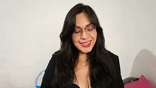 ASMR ROLLENSPIEL FLIRTY INTERVIEW