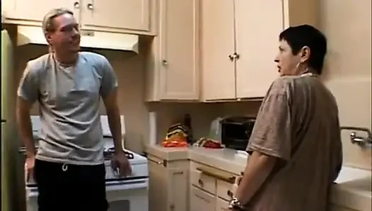 Milf besar beraksi...     (Film asli lengkap.)