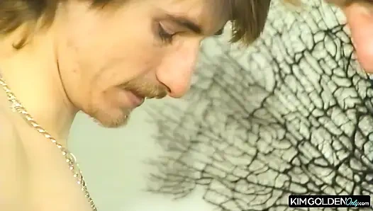 Geiler Dreier mit leidenschaftlicher Bruenetter