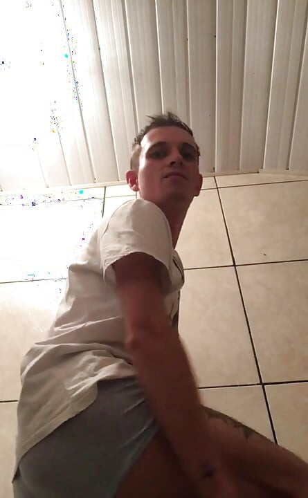 Showing My Sexy Butt
