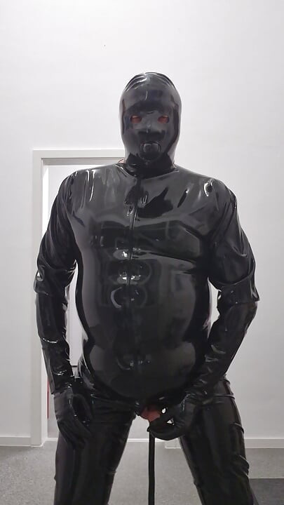 Umotan u gumu i začepljen usta