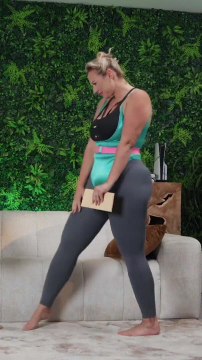 MOMMY4K. This Hot MILF will Teach you Dirty talk in Bed | Clip 1