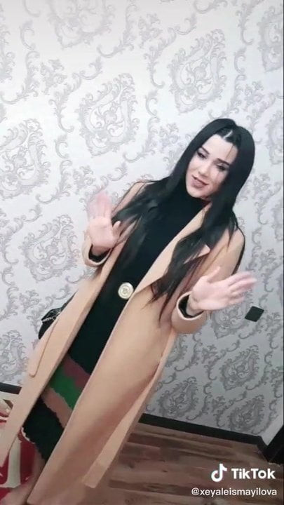Aze Tiktok girl pantyhose feet