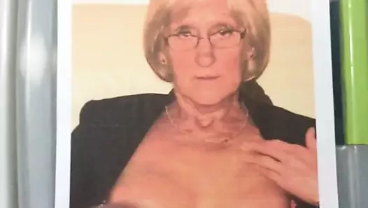 Queenann'e övgü