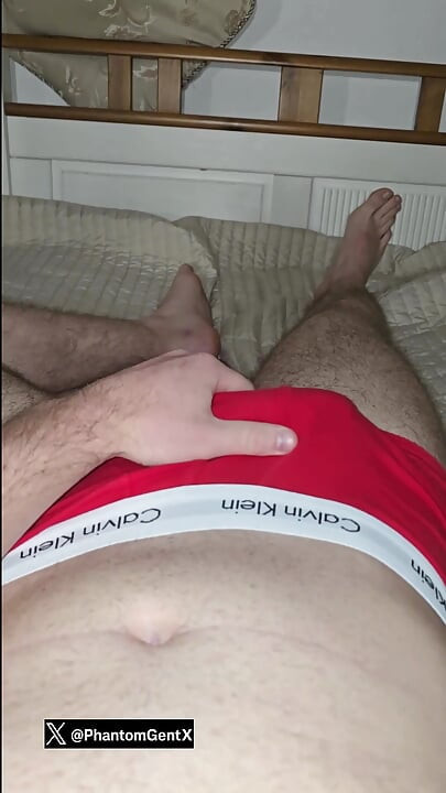 Phantomgentx gay solo streelt grote lul met meedomooieloze vuile praat - Volg op X: PhantomGentX