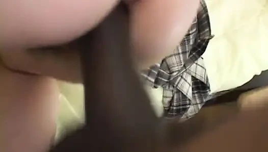 Üniversiteli kız eteği kaldırılmış zencinin üstünde