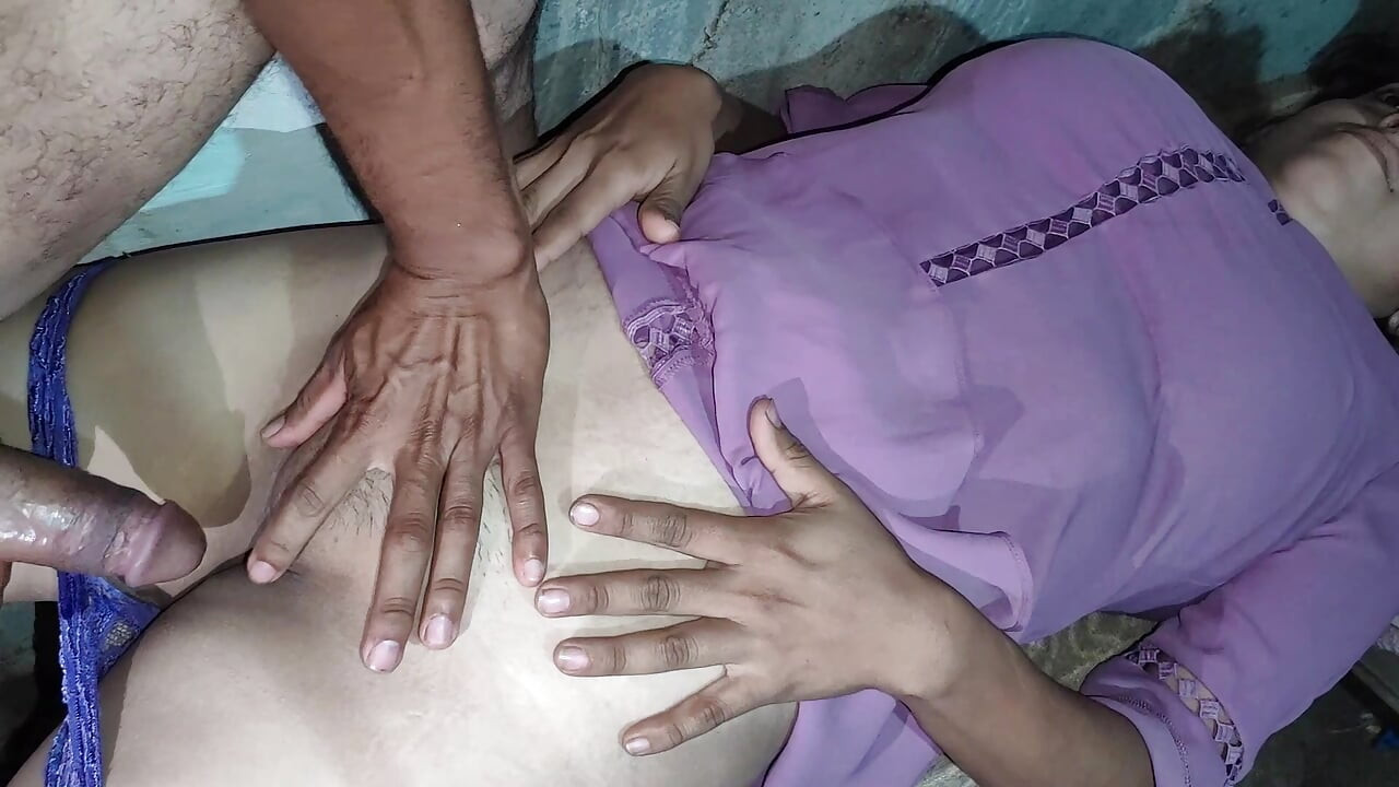 Stesøster Vil du knuse fitta mi for første gang i Tamil India X-video