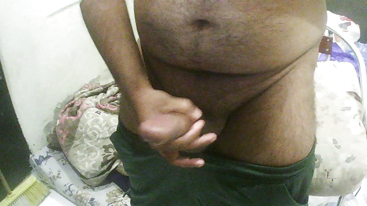 masturbándome con mi polla de mala suerte