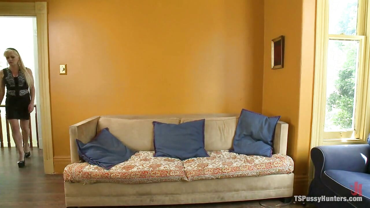 Step Stepmommy Has a Cock Bratty New Stepdaughter Finds Out the Hard Way