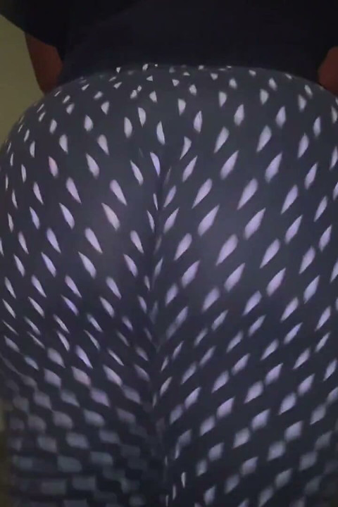 Mergând jos în My Pjs (vedere la persoana 1)