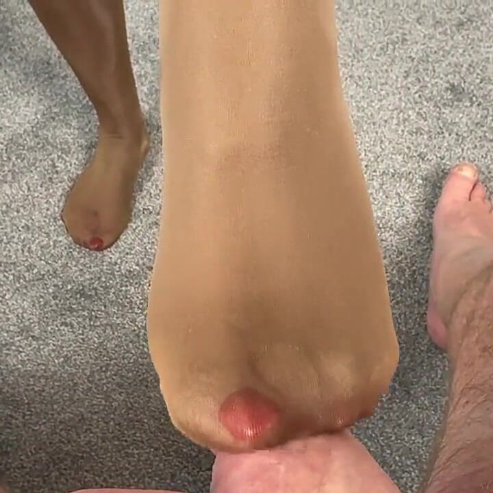 Mrs Mature Feet Teasing Her Friend