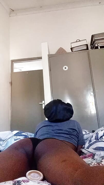 Zimbabveli bakire kız evlenmeye hazır