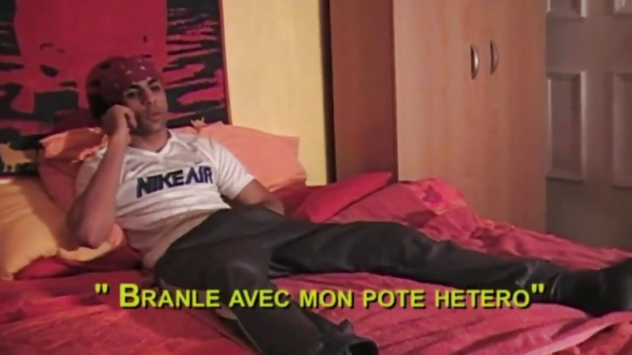 아랍 친구에게 자위해달라고 제안하는 Jess