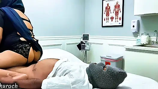 Suster hot mendatangi pasiennya dan ngentot dia habis-habisan