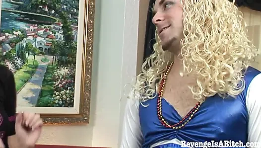 Фильм от Nicole Ray из мести - это сучка!