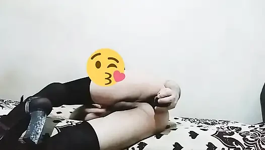 SofiBlack yapay penisle anal zevk alıyor