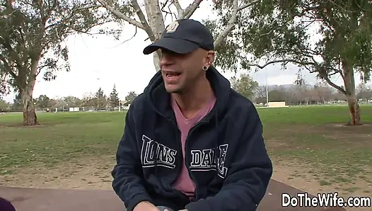 Die geile hausfrau Kourtney Kane wird ausgefressen und gefickt