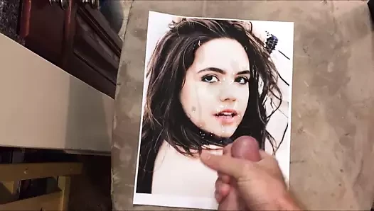 Bailee Madison boşalıyor 02