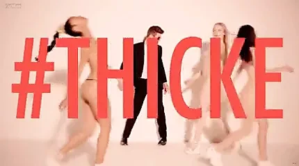 模糊的线条 - Emily Ratajkowski的未分级音乐视频