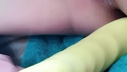 Creamy yoga pants squirt & toying