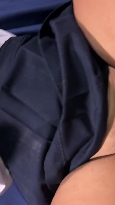 POV Ταϊλανδή Ασιάτισσα φοιτήτρια 18+ στολή μεγάλα βυζιά παίρνουν σκληρό γαμήσι και στη συνέχεια χύσια στις λευκές κάλτσες της | Κλιπ 1