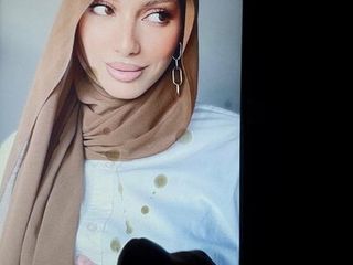 Hijab-Schlampe mit Tribut