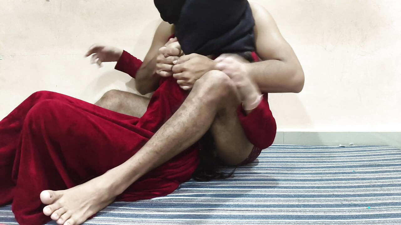 Indische Desi stiefzus hardcore seks met Desi stiefbroer en poesje likken grote pik video