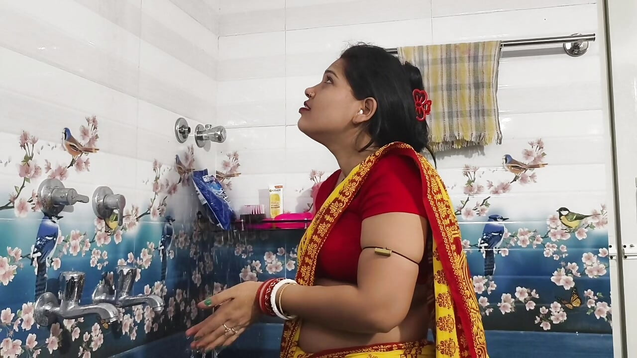 Desi tamil aunty hot romance sex and birthing inside the birth room