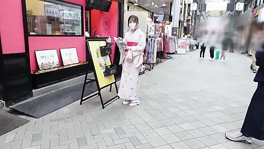 Pure white slim body & white peach butt! Fresh new graduate office lady who grew up in the downtown area!