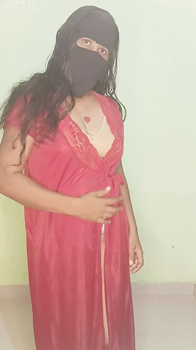 Chica tamil india desi seducida mostrando su cuerpo