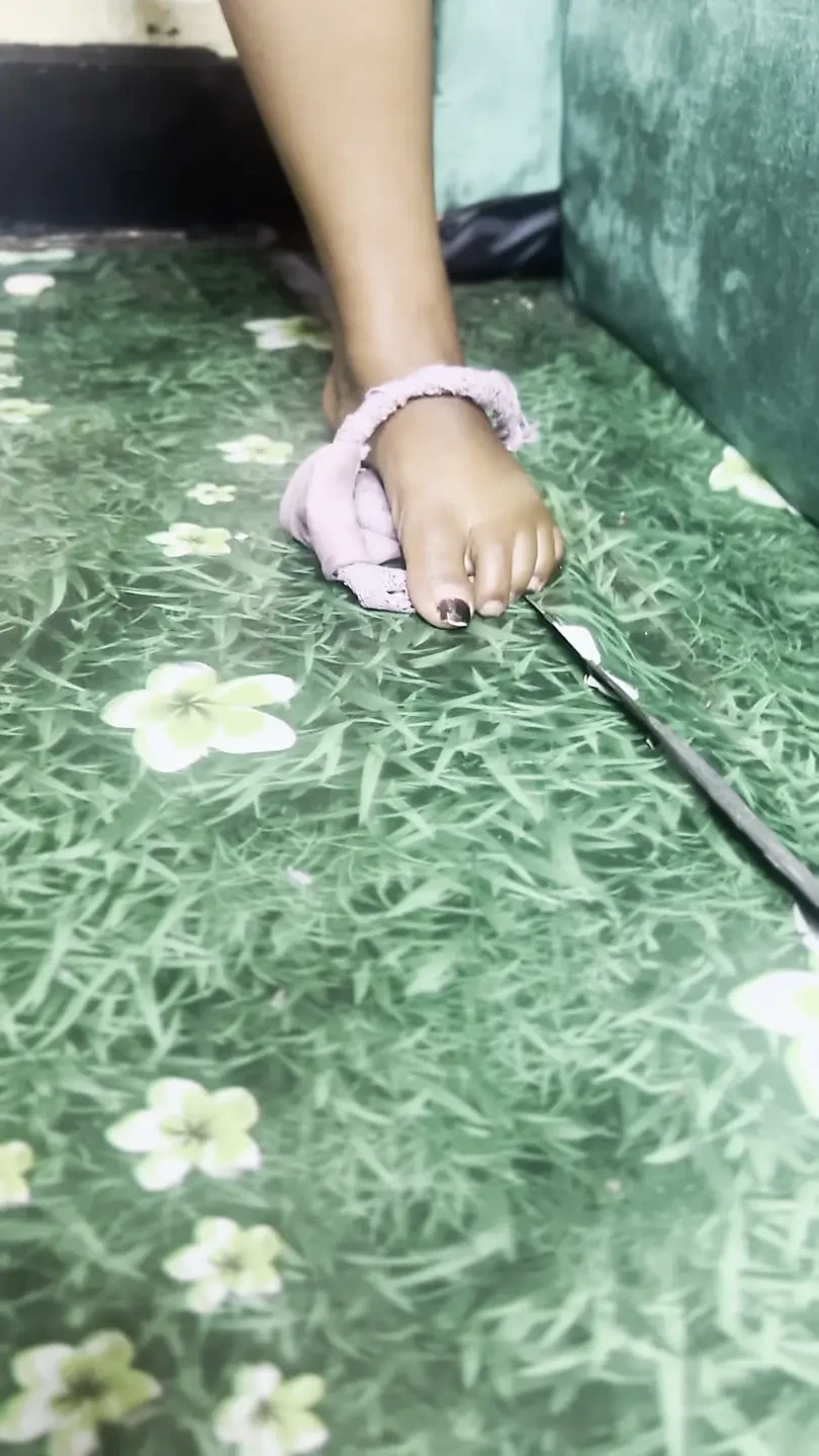 sex black woman in room alone
