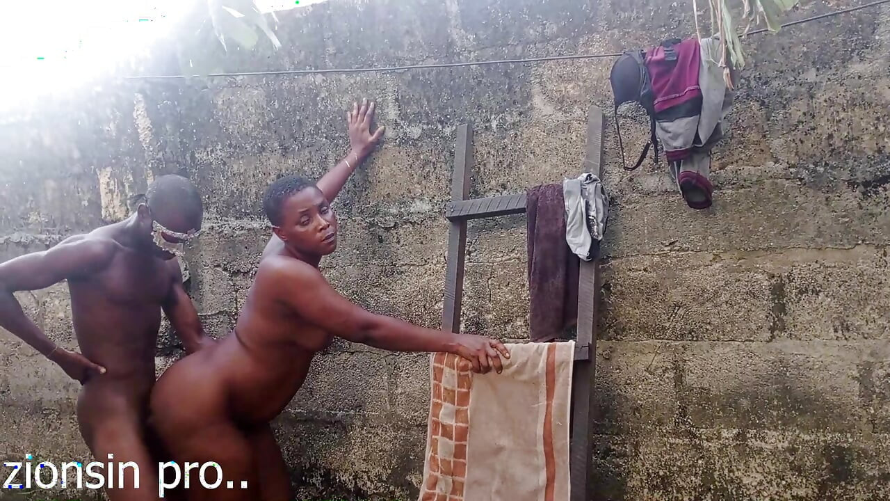 Caught Fucking Big Ass Step Sister in the Backyard Because Mon Will Come in From the Main Door