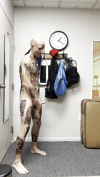 Ansigt Tatoveret Twink Rykker, Mens Dildo Kneppet