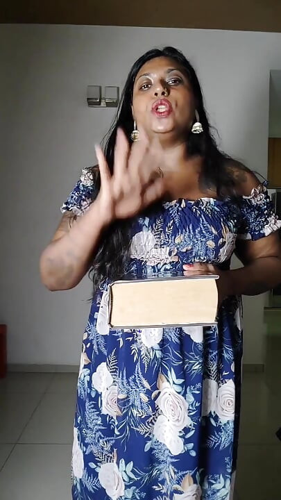 Professora Ilaria não só ensina poema, ela é uma criadora de homens