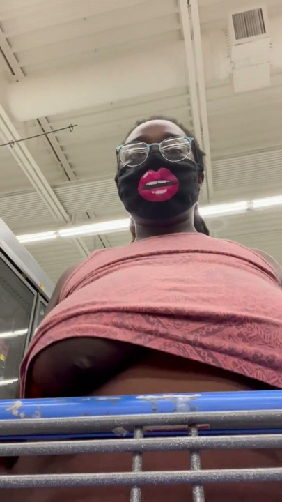 Nookiescookies flashing her nipples in Walmart | Clip 1