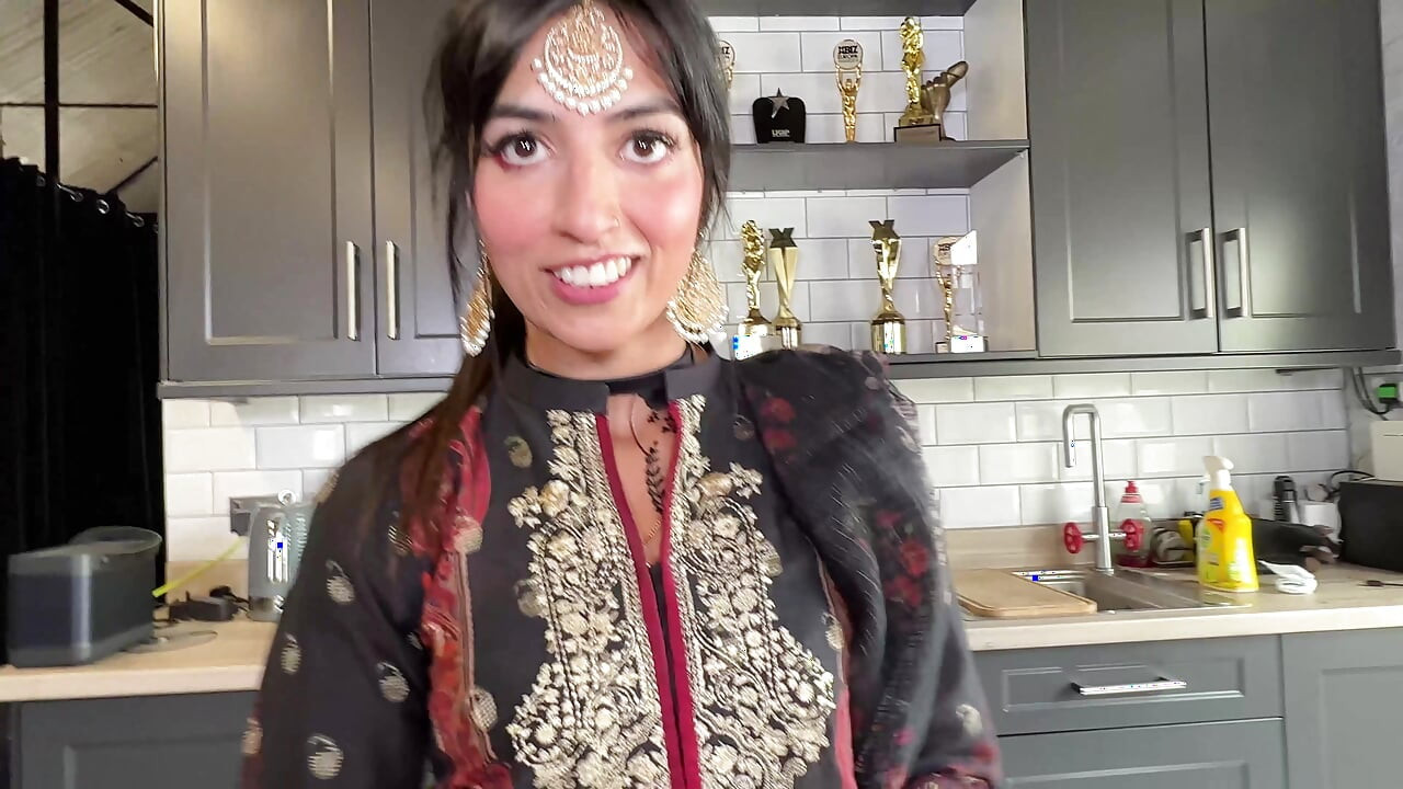 Крошка Aaliyah Yasin Умоляет О Кримпае Дэнни D