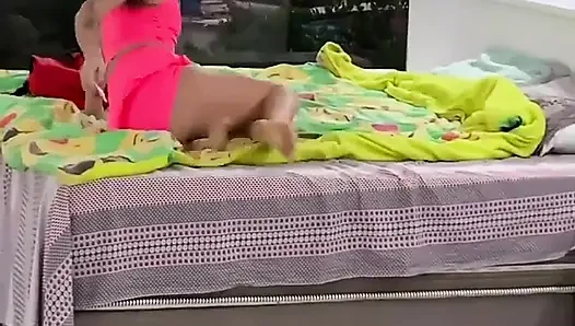 Freundinnen, die zu Hause Spaß haben