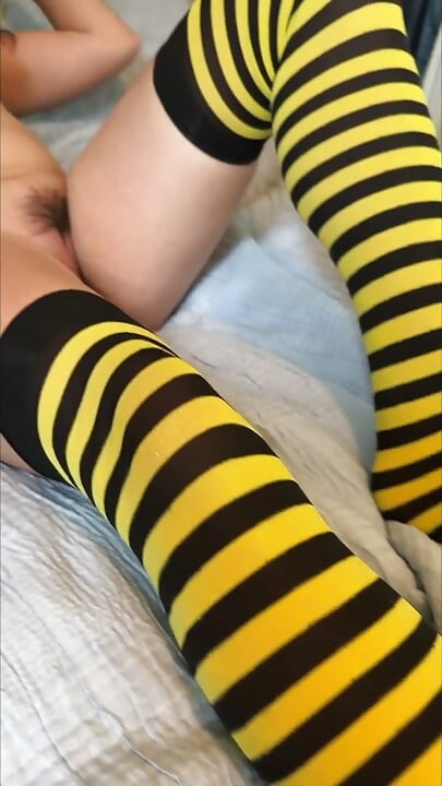 Real solo amateur wife masturbates with bee vibrator (Sweet Cherry)
