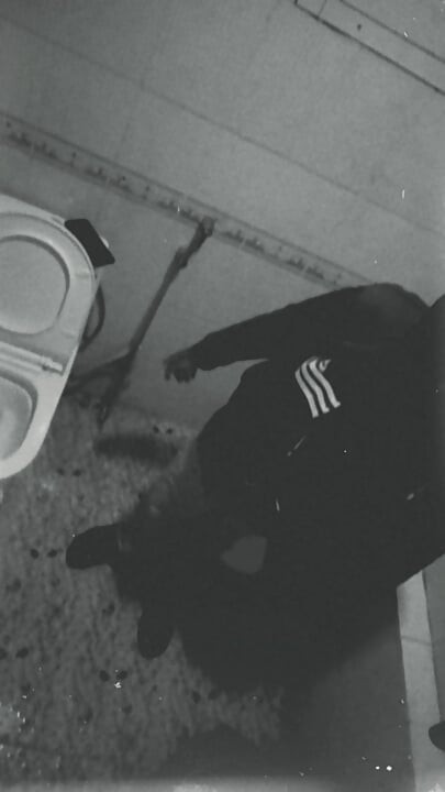 Jag såg allt min styvson gjorde i badrummet på kameran.