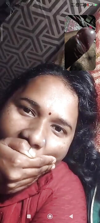 Desi Bihari bhabhi showing boobs on videocall