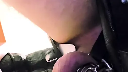 Ballslap sikiş makinesi beni estim ve bekaret içinde boşaltıyor