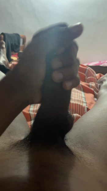 Sri lankan big cock boy jerking and cumming all over his legs !!