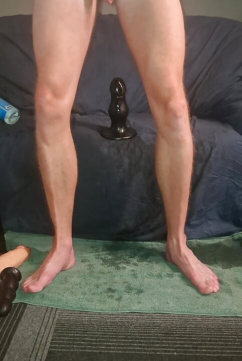 Extreme anal huge dildo's - pissing orgasm