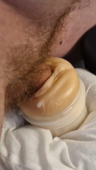 Grande pau branco fodendo até gozar dentro e sobre fleshlight (gozada interna ejaculação amarrada | Clipe 1